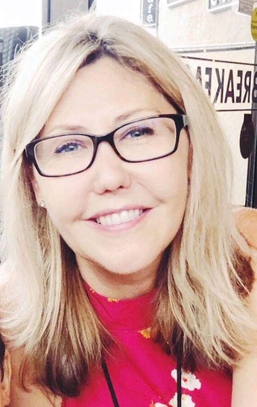 Mia Taylor | Award-Winning Journalist | Momentous
